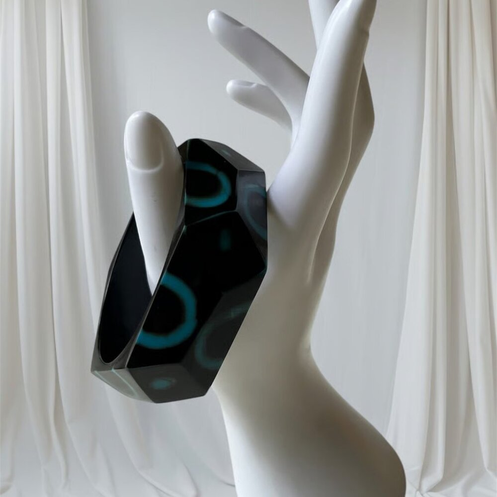 Elegant Blue Bangle Collection, Including Swirling Mod Pattern - Picture 6 of 6